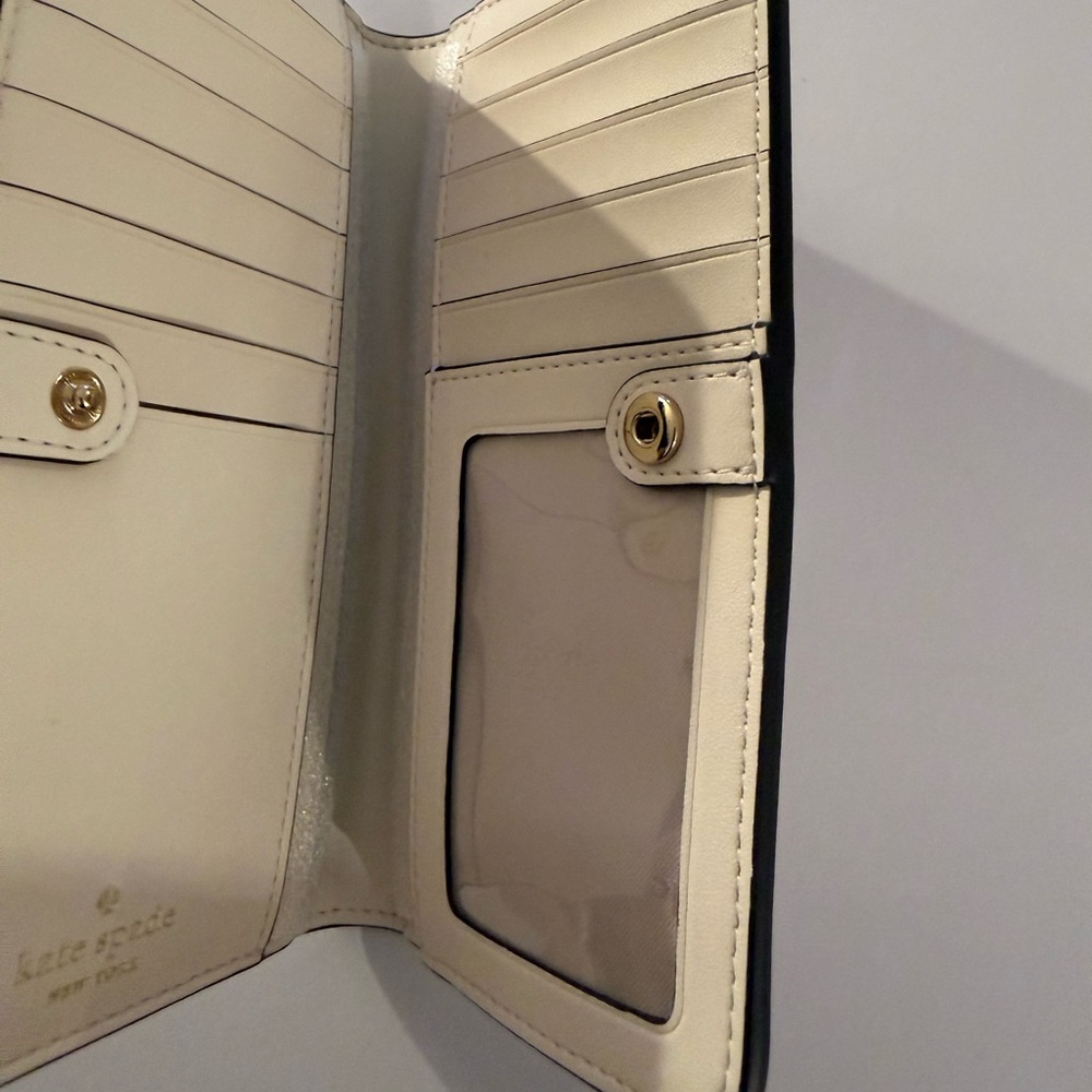 Kate Spade Cream Wallet with Blue Coffee Cup Design - Picture 5 of 6